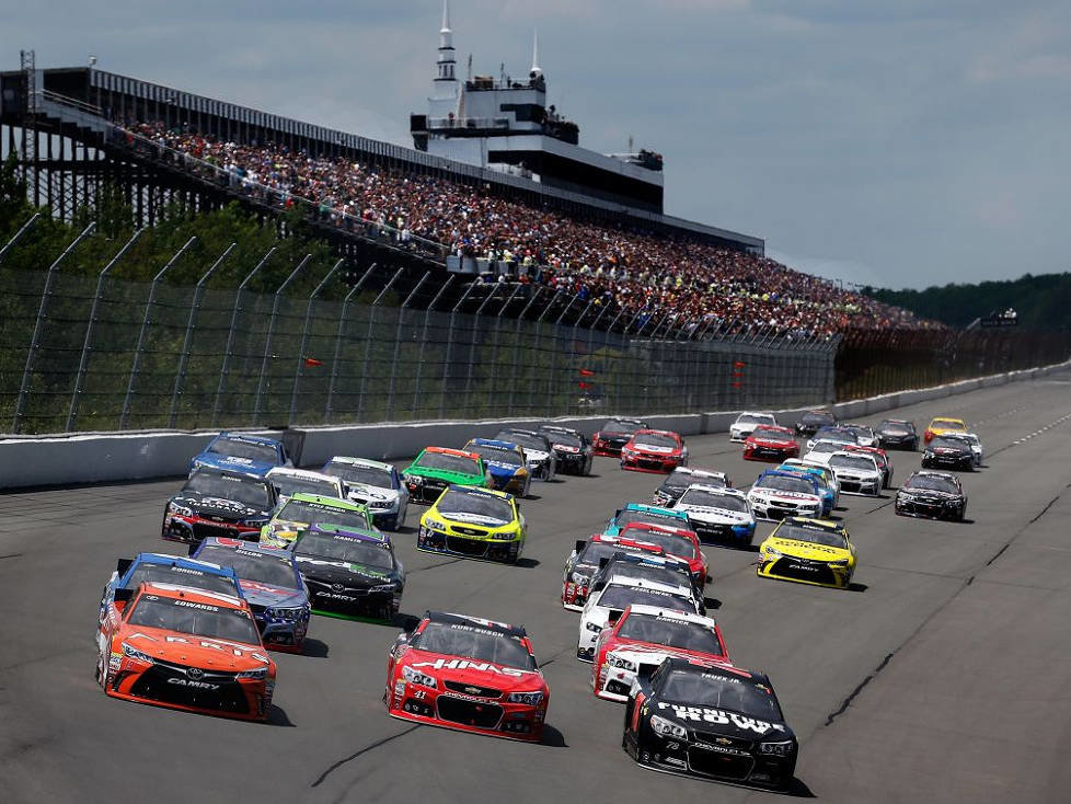 Carl Edwards, Kurt Busch