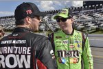 Kyle Busch (Gibbs) im Gespräch mit Martin Truex Jun. (Furniture Row)