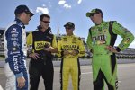 Jamie McMurray (Ganassi), Jason Ratcliff, Matt Kenseth (Gibbs) und Kyle Busch (Gibbs) 