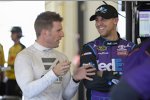 Jamie McMurray (Ganassi) im Gespräch mit Denny Hamlin (Gibbs) 