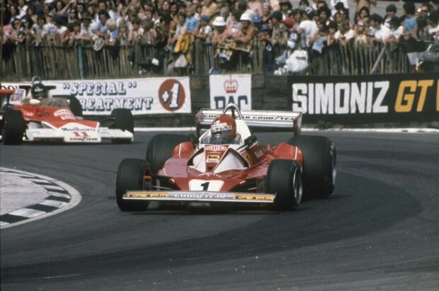 Niki Lauda   F1  F1 ~Niki Lauda und James Hunt in Brands Hatch 1976~ 