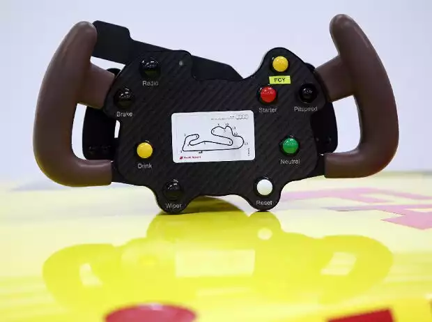 Audi DTM steering wheel Titel-Bild zur News: Audi DTM steering wheel