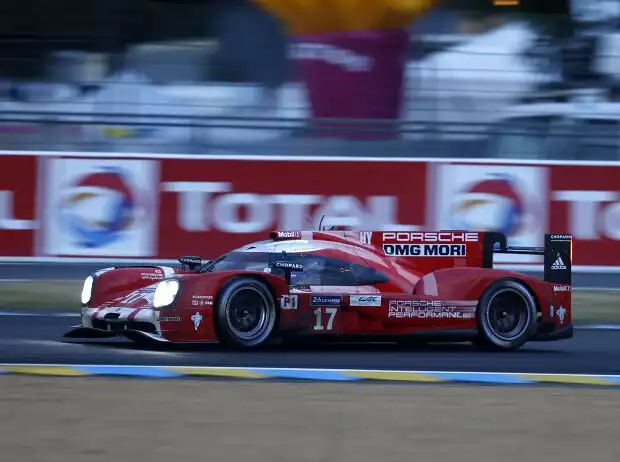 Timo Bernhard, Mark Webber, Brendon Hartley Titel-Bild zur News: Timo Bernhard, Mark Webber, Brendon Hartley