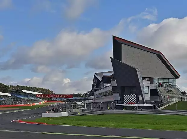 Titel-Bild zur News: Silverstone