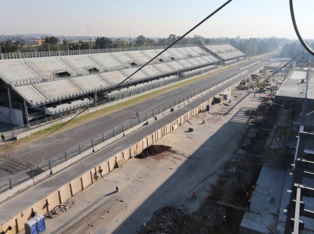 Titel-Bild zur News: Autodromo Hermanos Rodriguez in Mexiko-Stadt