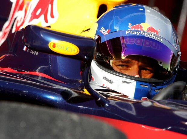 Titel-Bild zur News: Sebastien Loeb im Red Bull RB4