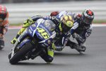Valentino Rossi vor Jorge Lorenzo (Yamaha) 