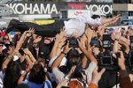 Chip Ganassi beim Crowdsurfing