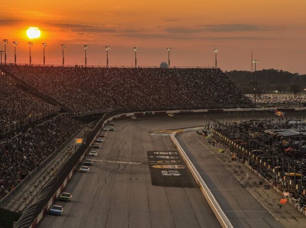 Sonnenuntergang beim Southern 500 in Darlington 2014