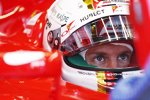  und Sebastian Vettel (Ferrari) 