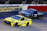 Matt Kenseth (Gibbs) und Martin Truex Jun. (Furniture Row)