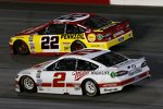 Joey Logano (Penske) und Brad Keselowski (Penske)