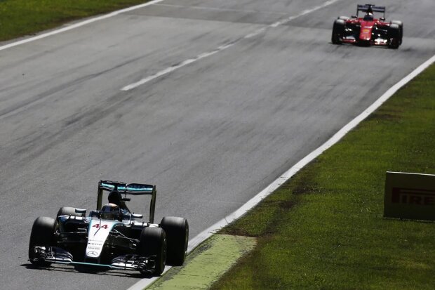 Lewis Hamilton Sebastian Vettel Ferrari Scuderia Ferrari F1Mercedes Mercedes AMG Petronas Formula One Team F1 ~Lewis Hamilton (Mercedes) und Sebastian Vettel (Ferrari) ~ Lewis Hamilton Sebastian Vettel Ferrari Scuderia Ferrari F1Mercedes Mercedes AMG Petronas Formula One Team F1 ~Lewis Hamilton (Mercedes) und Sebastian Vettel (Ferrari) ~