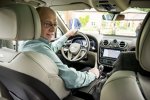 Autor Axel F. Busse im Bentley Bentayga 