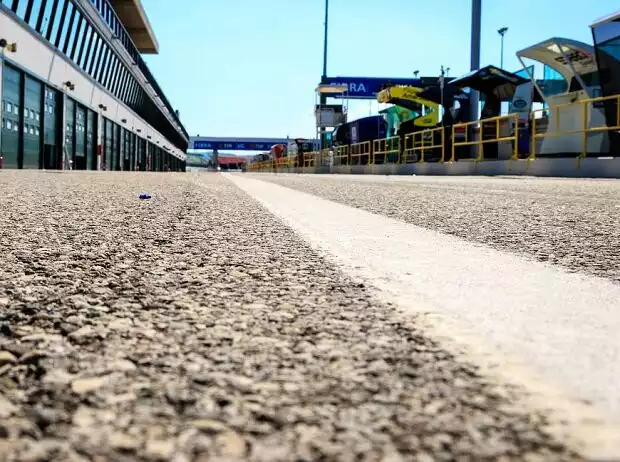 Misano Boxengasse Asphalt Titel-Bild zur News: Misano Boxengasse Asphalt
