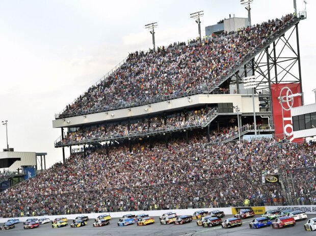 Der Richmond International Raceway bei Tageslicht Der Richmond International Raceway bei Tageslicht