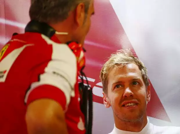 Sebastian Vettel, Maurizio Arrivabene Titel-Bild zur News: Sebastian Vettel, Maurizio Arrivabene