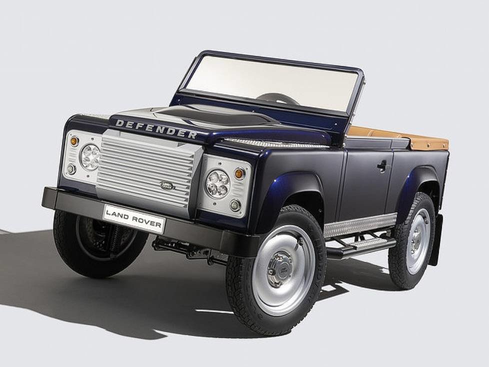 Land Rover Defender als Tretauto