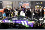 Denny Hamlin (Gibbs) in der Victory Lane