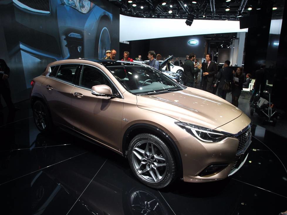 Infiniti Q30