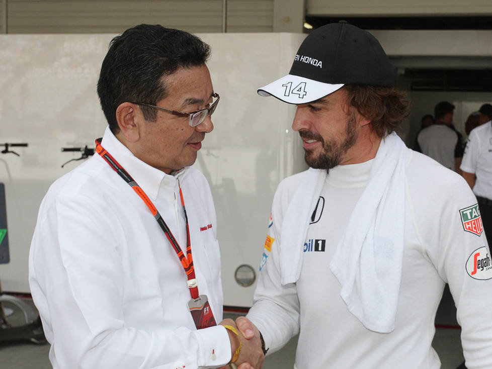 Honda-CEO Takahiro Hachigo und Fernando Alonso