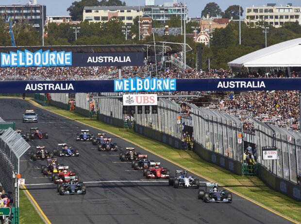 Titel-Bild zur News: Start zum Grand Prix von Australien 2015 in Melbourne