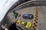 Start zum AAA 400 mit Matt Kenseth (Gibbs) und Denny Hamlin (Gibbs) in Reihe eins