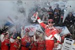 Kevin Harvick (Stewart/Haas) in der Victory Lane