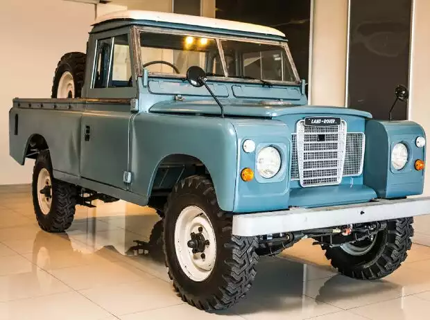 Titel-Bild zur News: Land Rover Series III (1977) von Bob Marley