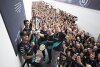 Bild zum Inhalt: Mercedes feiert WM-Gewinn in Brackley und Brixworth