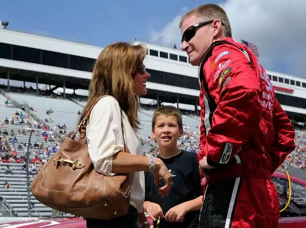 Jeff Burton mit Ehefrau Kim und Sohn Harrison Titel-Bild zur News: Jeff Burton mit Ehefrau Kim und Sohn Harrison