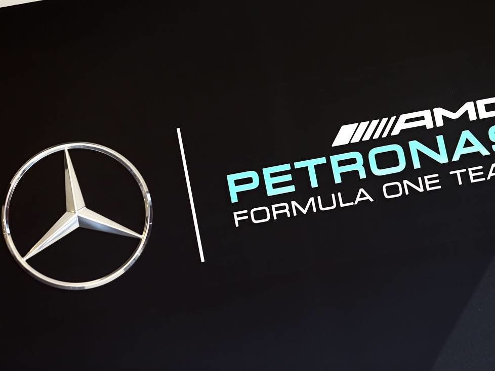 Mercedes Logo