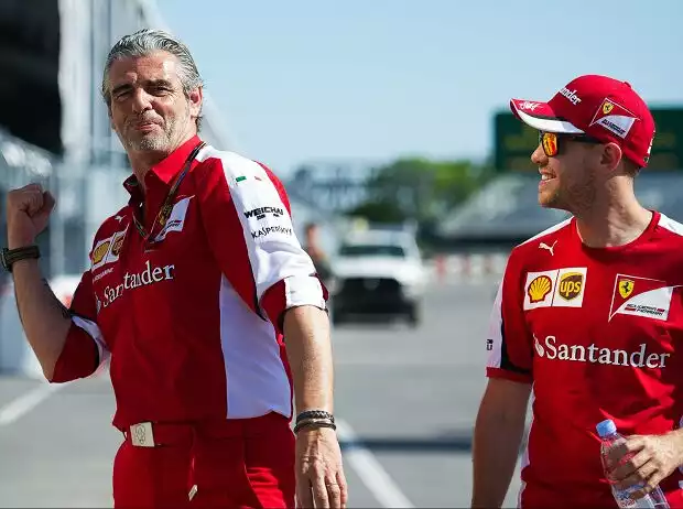 Maurizio Arrivabene, Sebastian Vettel Titel-Bild zur News: Maurizio Arrivabene, Sebastian Vettel