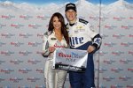 Brad Keselowski (Penske) und Miss Coors Light Amanda Mertz