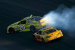 Kollision zwischen Matt Kenseth (Gibbs) und Joey Logano (Penske) 