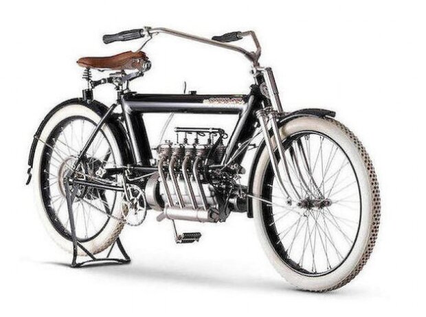 Pierce 688 cc Four (1910) 
