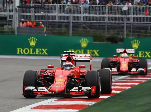 Kimi Räikkönen, Sebastian Vettel Titel-Bild zur News: Kimi Räikkönen, Sebastian Vettel