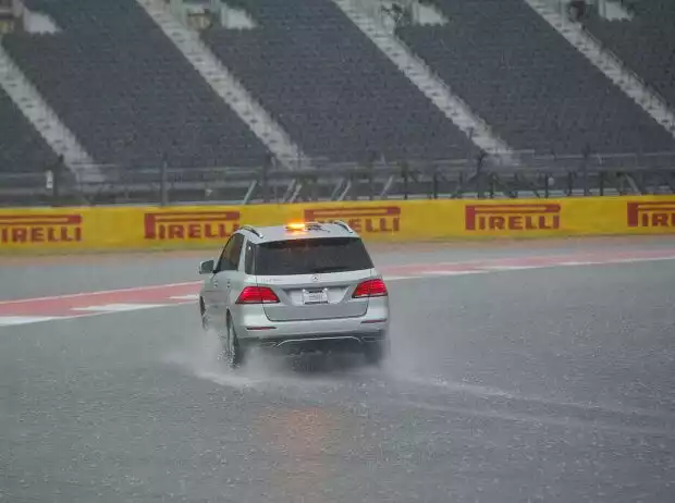 Regen in Austin Titel-Bild zur News: Regen in Austin