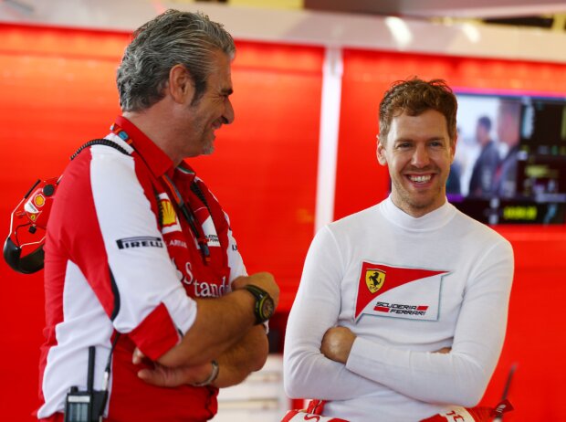 Titel-Bild zur News: Maurizio Arrivabene, Sebastian Vettel