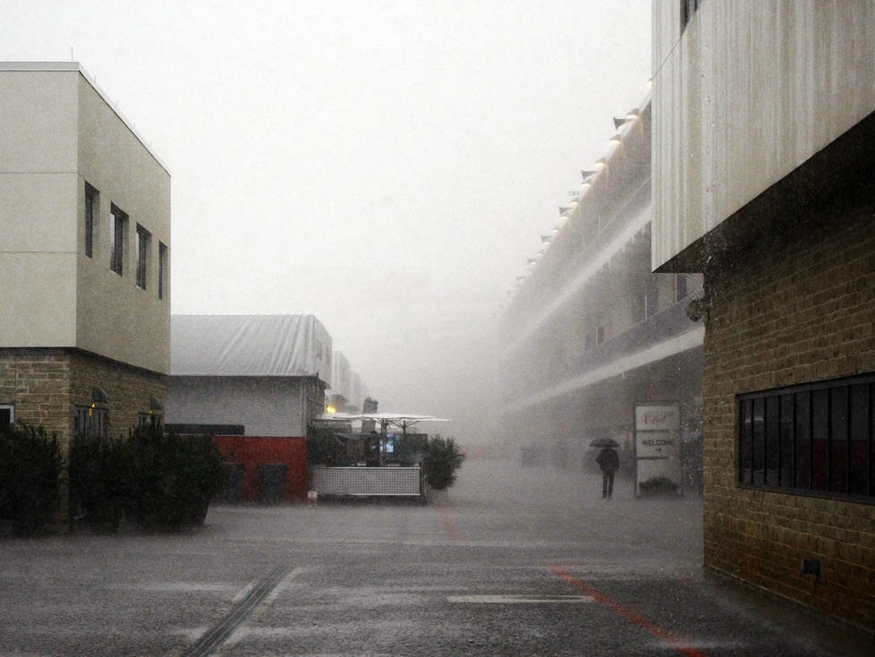 Regen im Paddock in Austin