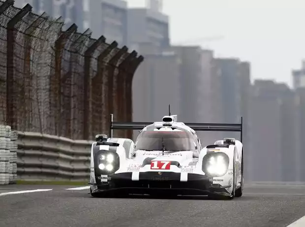 Timo Bernhard, Mark Webber Titel-Bild zur News: Timo Bernhard, Mark Webber