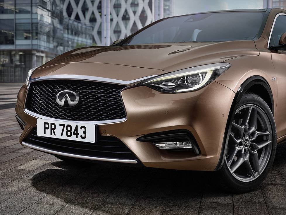 Infiniti Q30