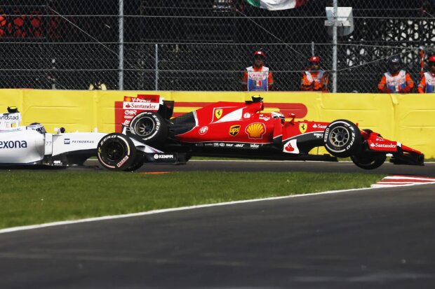 Valtteri Bottas Kimi Räikkönen Ferrari Scuderia Ferrari F1Williams Williams Martini Racing F1 ~Valtteri Bottas (Williams) und Kimi Räikkönen (Ferrari) ~ Valtteri Bottas Kimi Räikkönen Ferrari Scuderia Ferrari F1Williams Williams Martini Racing F1 ~Valtteri Bottas (Williams) und Kimi Räikkönen (Ferrari) ~