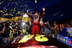 Jeff Gordon (Hendrick) in der Victory Lane