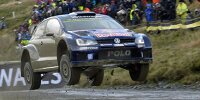 Bild zum Inhalt: WRC Wales 2015: Sebastien Ogier führt vor Kris Meeke