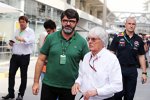 Luis Garcia Abad, Manager von Fernando Alonso, mit Bernie Ecclestone 