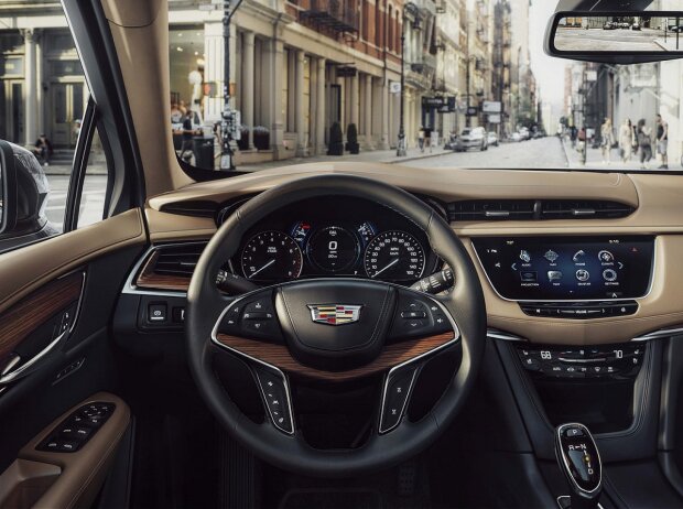 Cockpit des Cadillac XT5 