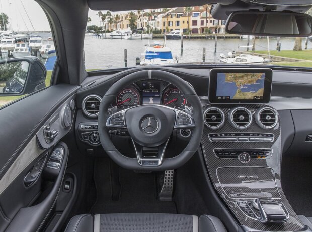 Cockpit des Mercedes-AMG C 63 S 