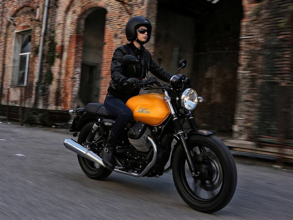 Moto Guzzi V7 II Stone