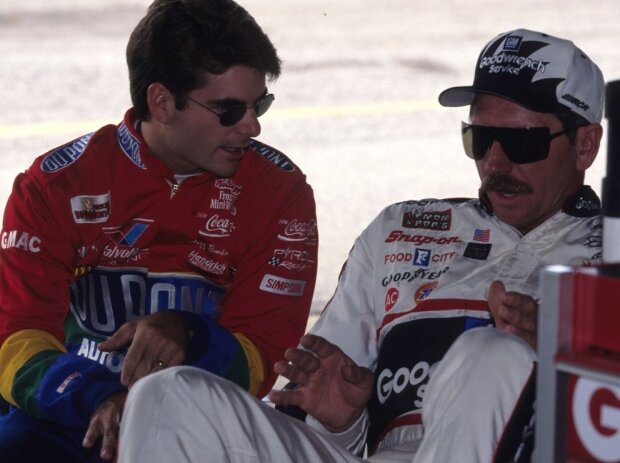Jeff Gordon und Dale Earnhardt Jeff Gordon und Dale Earnhardt